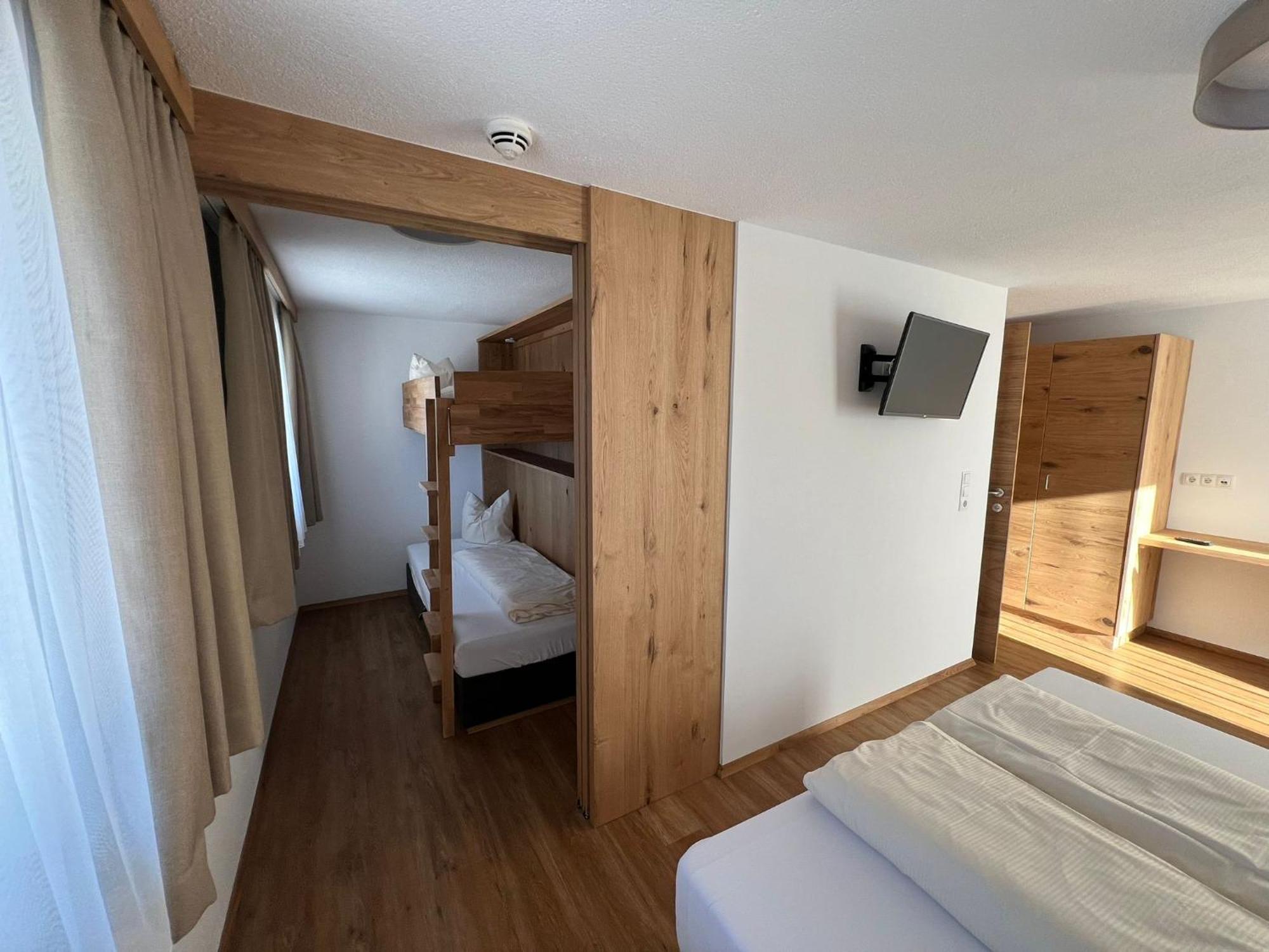Berggasthof Hochzeigerhaus Jerzens Eksteriør bilde